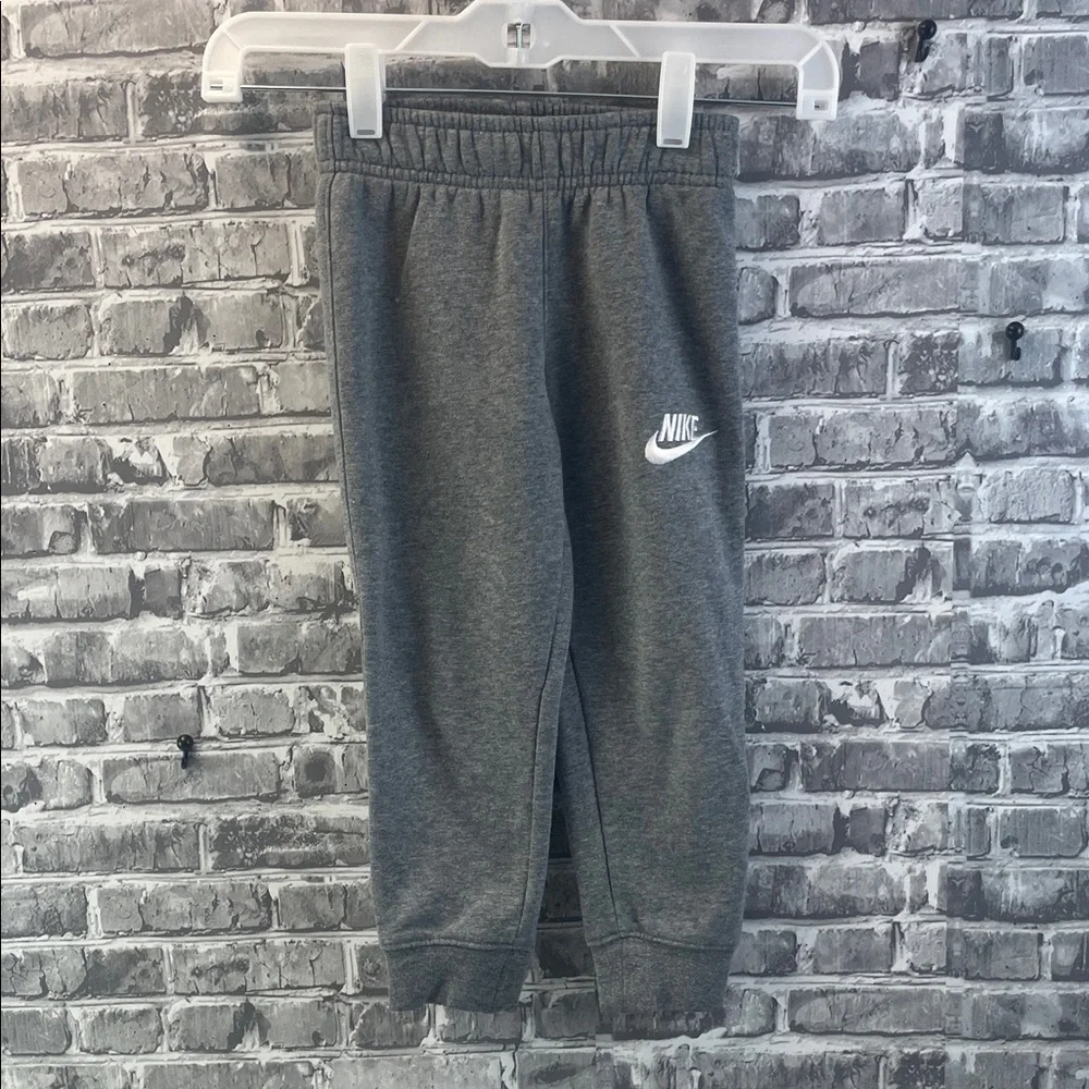 Nike Kids Charcoal Gray Sweatpants‎